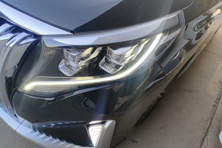 广汽传祺 传祺M8 2023款 领秀系列 390T 尊贵版局部细节36