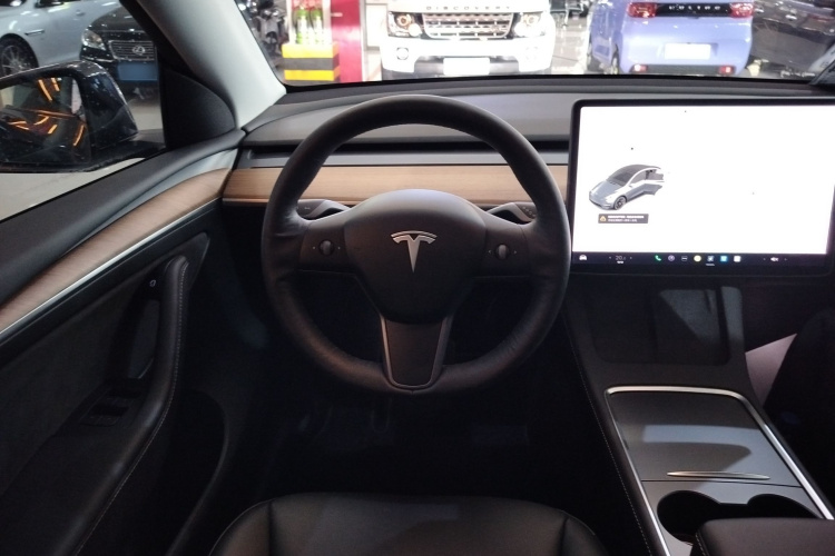 特斯拉 Model Y 2021款 长续航全轮驱动版中控内饰13