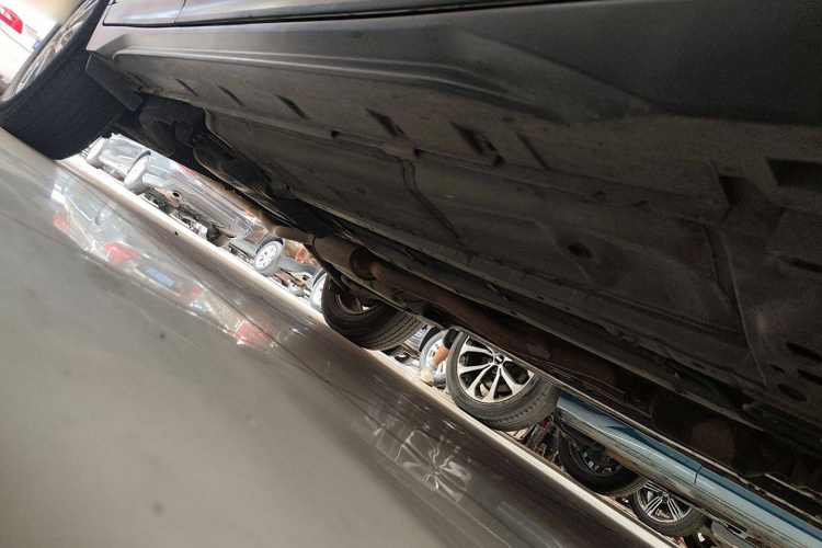 日产 奇骏 2017款 2.0L CVT舒适版 2WD机舱底盘29