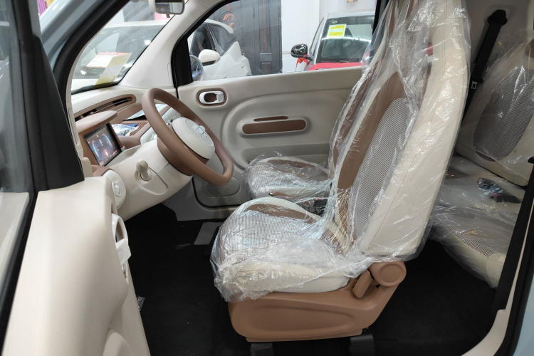 奔腾小马 2026款 222km 炫彩马中控内饰19