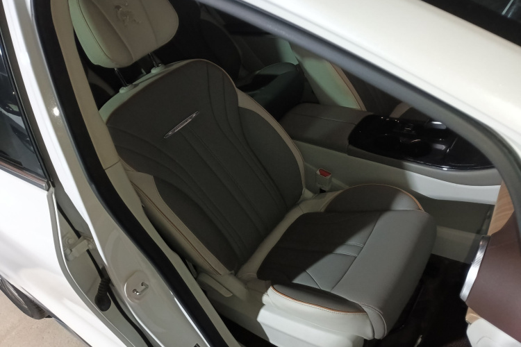 东风风行 风行游艇 2022款 1.5T DCT追风版局部细节41