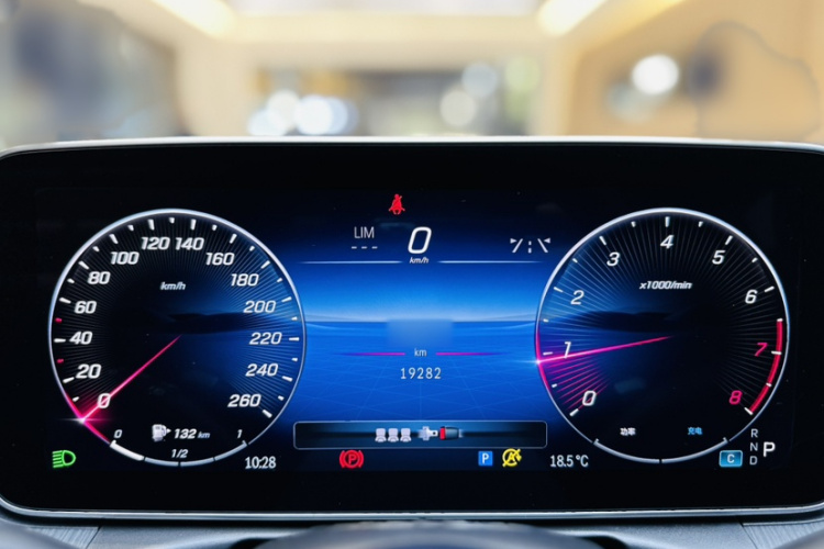 奔驰C级 2023款 改款 C 260 L 运动版中控内饰7011