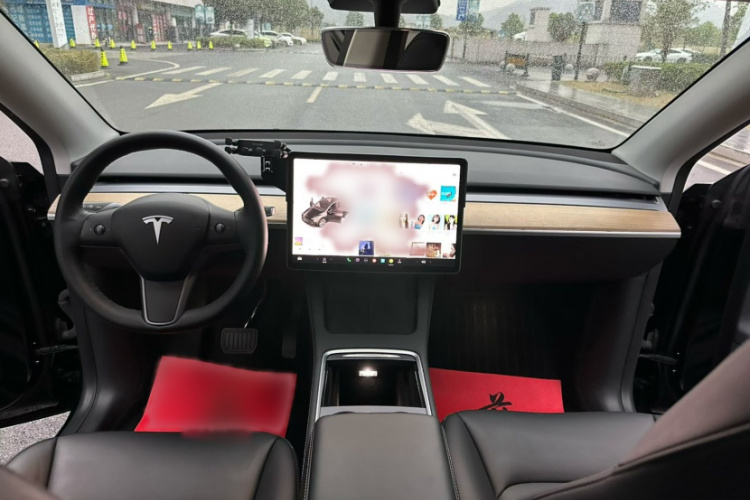 特斯拉 Model Y 2021款 标准续航后驱版中控内饰7003