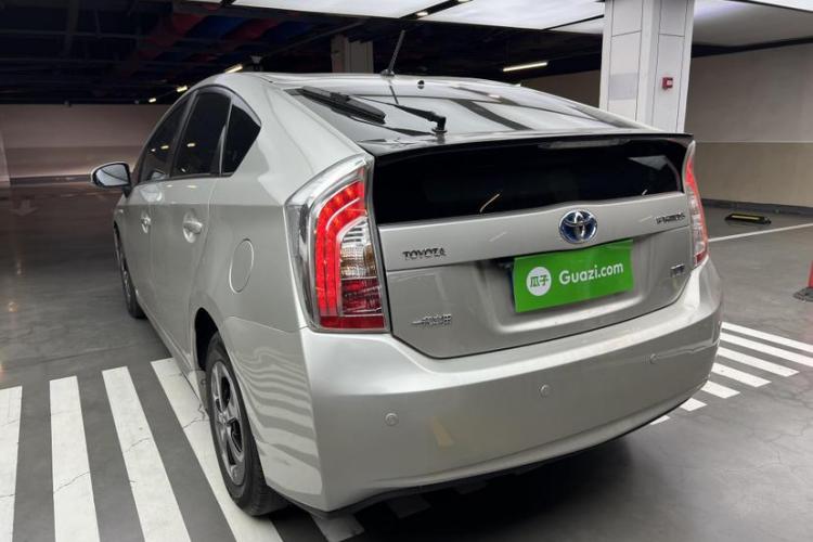 丰田 普锐斯 2012款 1.8L 豪华版车身外观6004