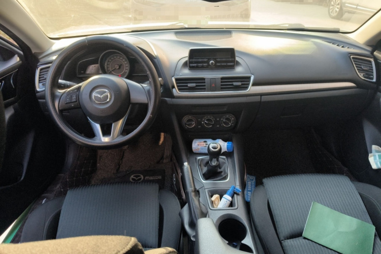 马自达3 昂克赛拉 2016款 三厢 1.5L 手动舒适型中控内饰12