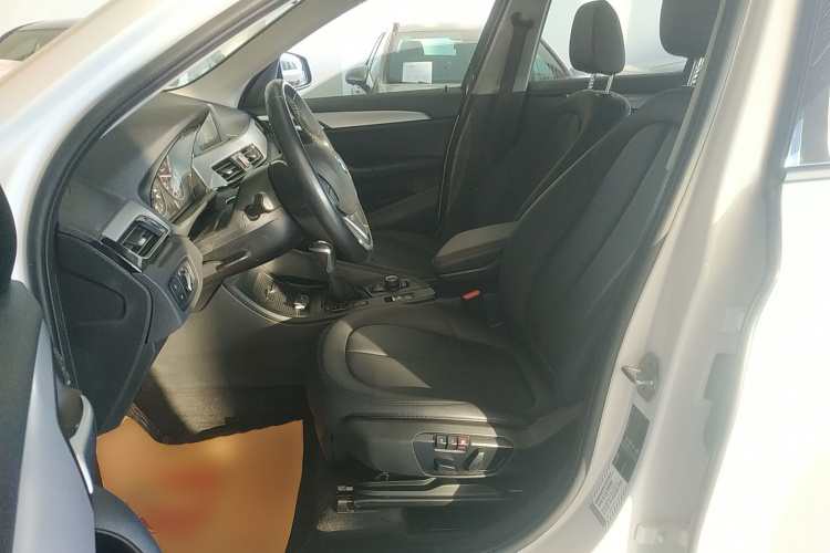 宝马X1 2016款 sDrive18Li 尊享型中控内饰19