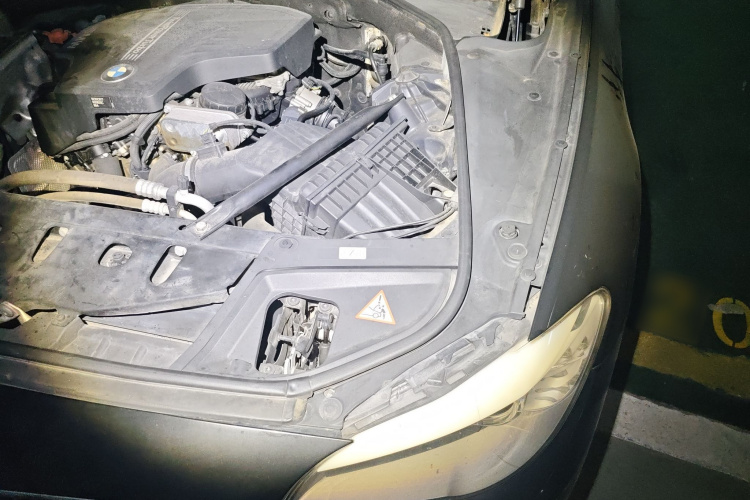 宝马5系 2013款 525Li 豪华型局部细节9007