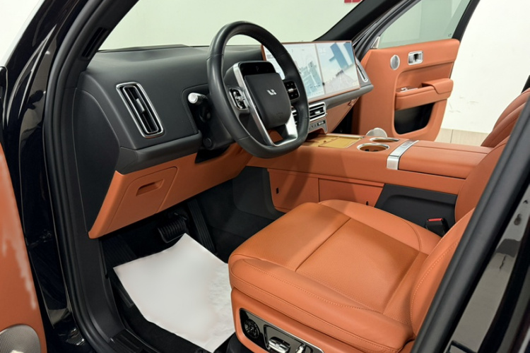 理想汽车 理想L9 2024款 Ultra中控内饰7010