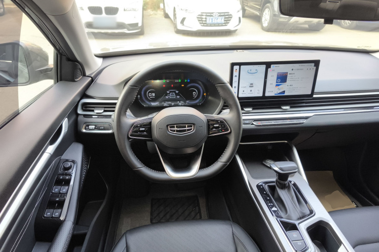 吉利汽车 帝豪 2023款 第4代冠军版 1.5L CVT豪华型中控内饰13