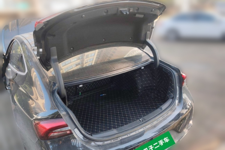 别克 君越 2020款 652T 尊贵型中控内饰23