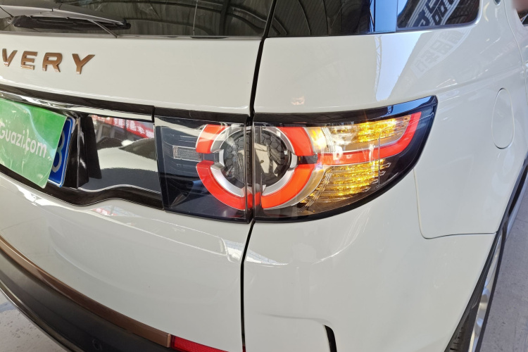 路虎 发现神行 2018款 240PS HSE版车身外观9