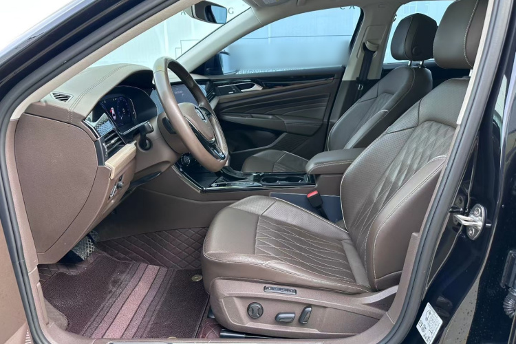 大众 帕萨特 2019款 380TSI 旗舰版 国VI中控内饰19