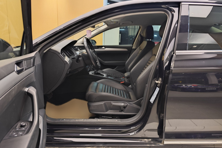 大众 迈腾 2019款 280TSI DSG 舒适型 国VI局部细节19