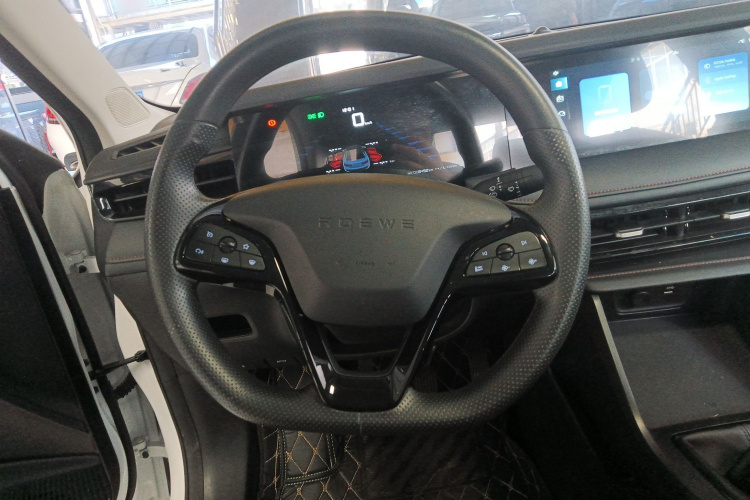 荣威i5 2023款 1.5L 手动舒享版中控内饰13