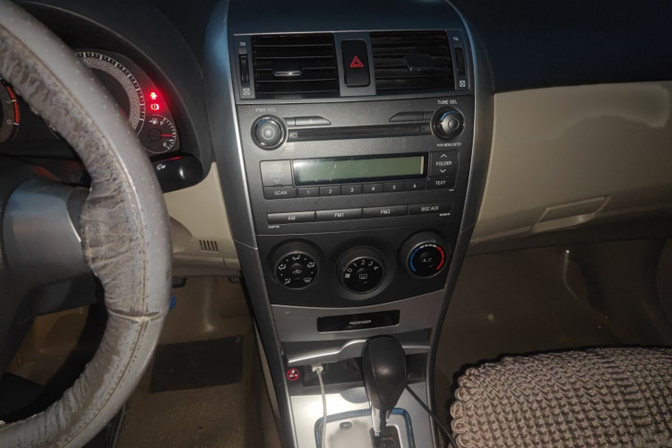 丰田 卡罗拉 2011款 1.6L 自动GL局部细节16