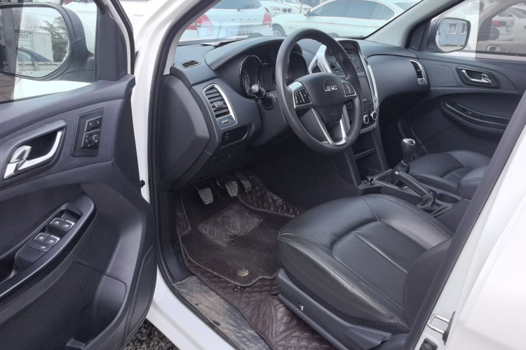 江铃 宝典 2020款 2.5T柴油两驱舒享版标轴JX4D25A6L中控内饰7003