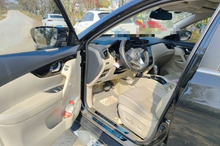 日产 奇骏 2019款 2.0L CVT舒适版 2WD中控内饰20