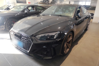 奥迪RS 5 2023款 RS 5 2.9T Coupe 暗金版