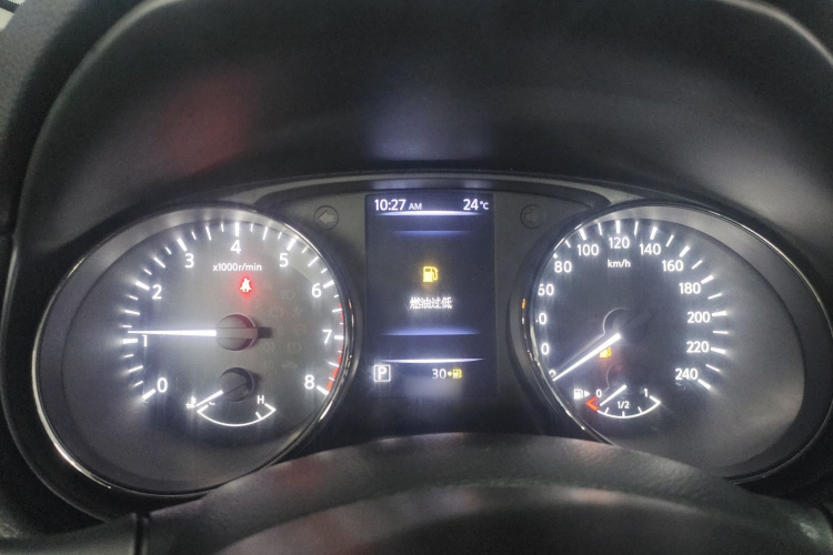 日产 奇骏 2019款 2.0L CVT智联舒适版 2WD局部细节14