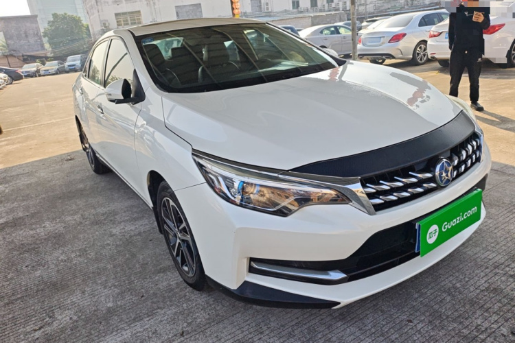 启辰D60 2019款 1.6L XL CVT智联精英版（ISS）车身外观3