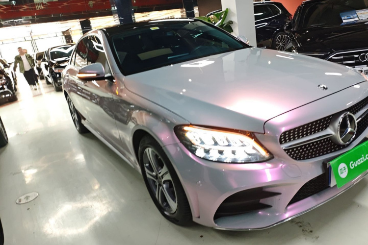 奔驰C级 2021款 C 260 L 运动版车身外观3