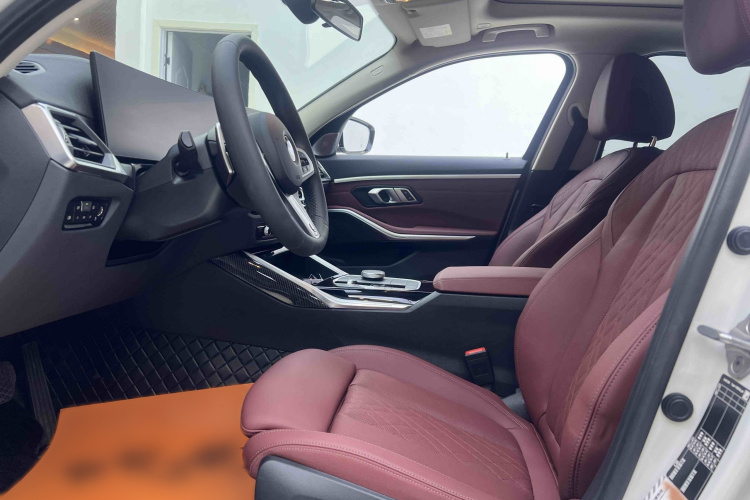 宝马3系 2024款 320Li M运动套装中控内饰7005