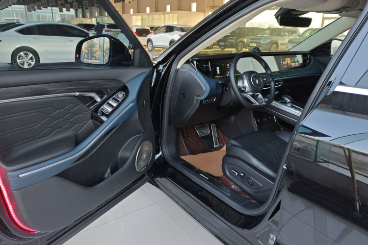 岚图汽车 岚图FREE 2021款 四驱标准增程版中控内饰7003