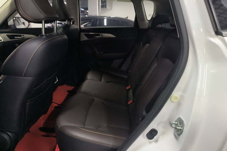 长安CS35PLUS 2019款 1.6L 自动酷联版中控内饰7004