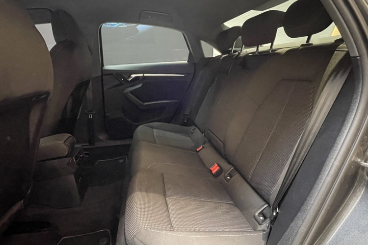 奥迪A3 2021款 A3L Limousine 35 TFSI 进取运动型中控内饰7013