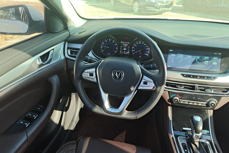 长安 逸动 2019款 高能版 1.6L GDI 自动争锋型 国VI局部细节13