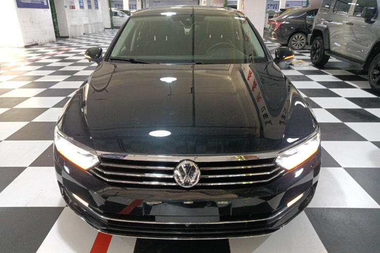 大众 迈腾 2019款 330TSI DSG 尊贵型 国V车身外观2