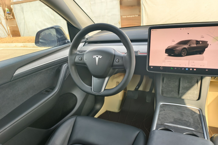 特斯拉 Model Y 2023款 后轮驱动版中控内饰7006