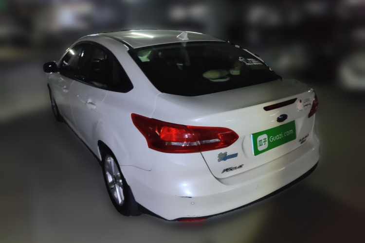 福特 福克斯 2017款 三厢 EcoBoost 125 自动超能风尚型智行版车身外观5