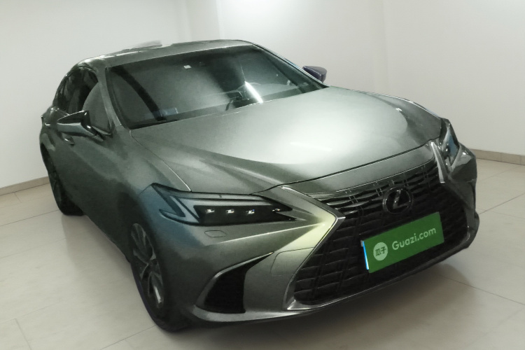 雷克萨斯ES 2025款 200 臻享版车身外观3