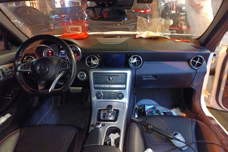 奔驰SLC 2016款 SLC 300 豪华运动型中控内饰12