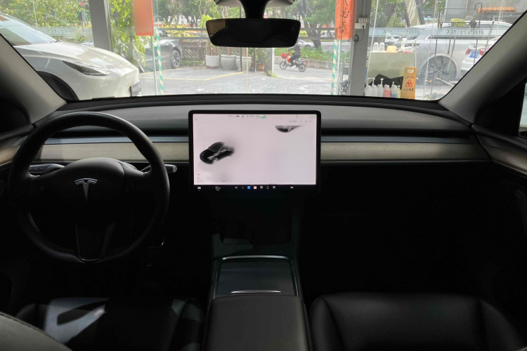 特斯拉 Model Y 2022款 后轮驱动版中控内饰7004