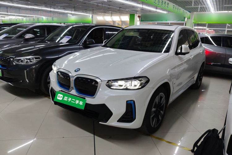 宝马iX3 2022款 领先型车身外观1