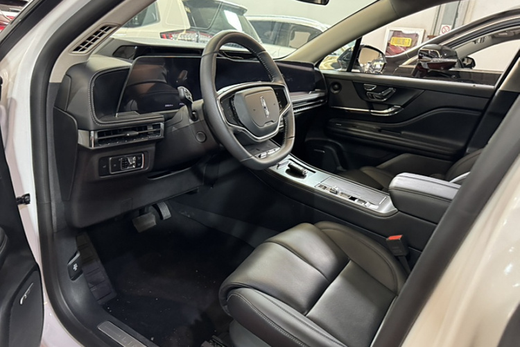 林肯 冒险家 2024款 2.0T 四驱尊耀版中控内饰7002