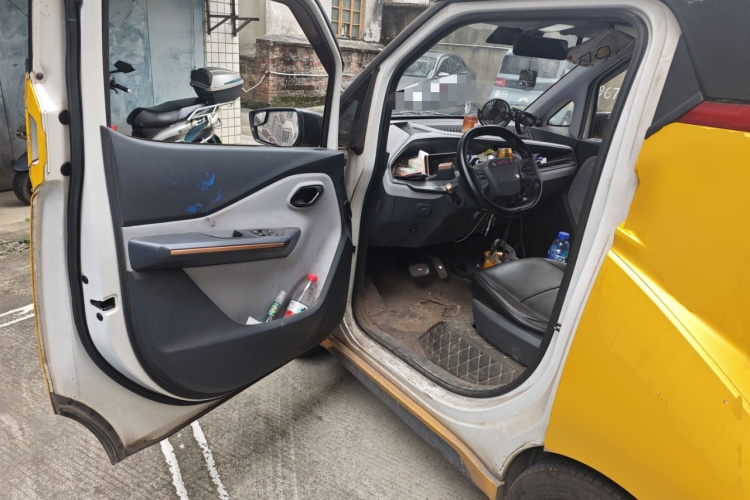 宝骏E200 2020款 305KM 智行版中控内饰20