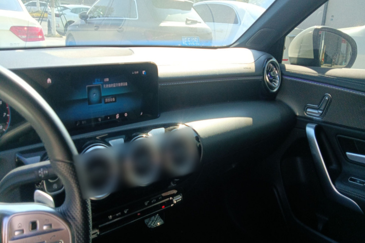 奔驰A级 2022款 改款三 A 200 L 运动轿车时尚型中控内饰12