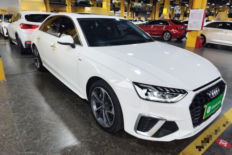 奥迪A4L 2020款 40 TFSI 时尚动感型车身外观3