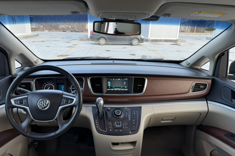 别克GL8 2017款 25S 豪华型 国V中控内饰7005