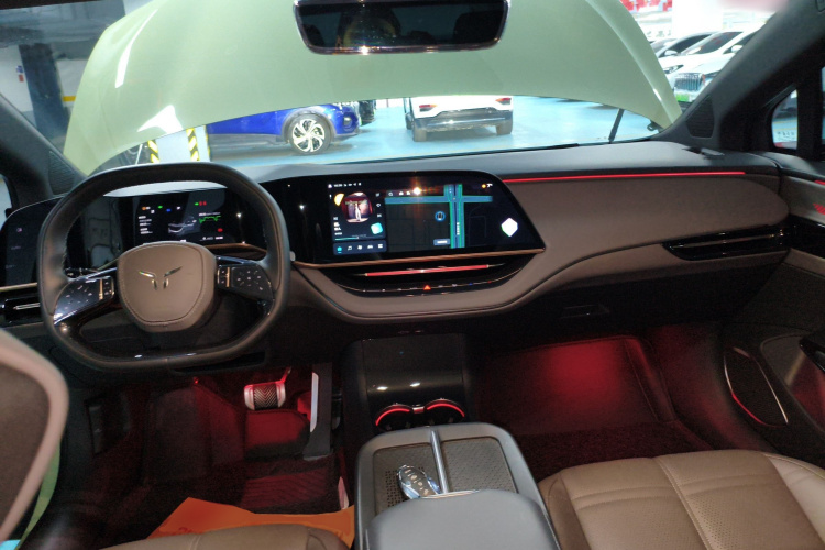红旗EH7 2024款 690 Pro中控内饰12