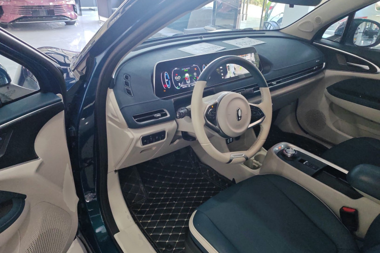 欧拉好猫 2022款 莫兰迪版 400km标准续航 两周年轻享型 磷酸铁锂中控内饰7003