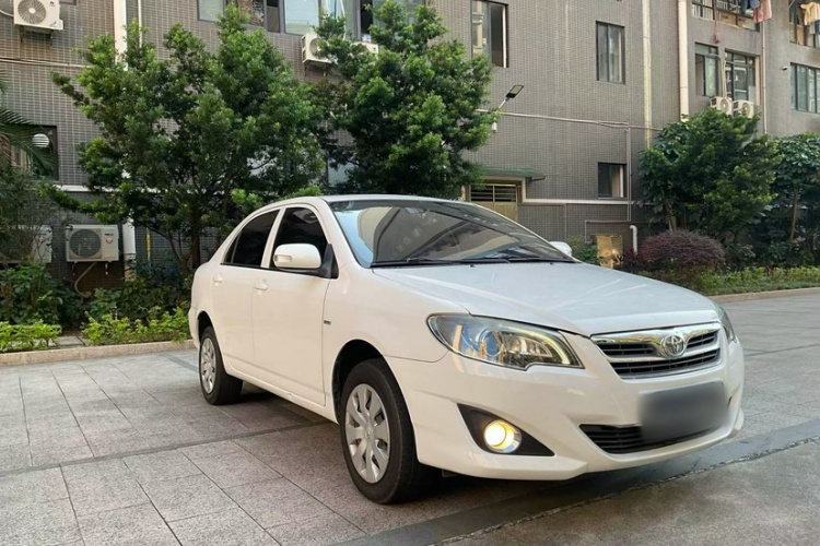 丰田 花冠 2013款 1.6L 自动卓越版车身外观6004