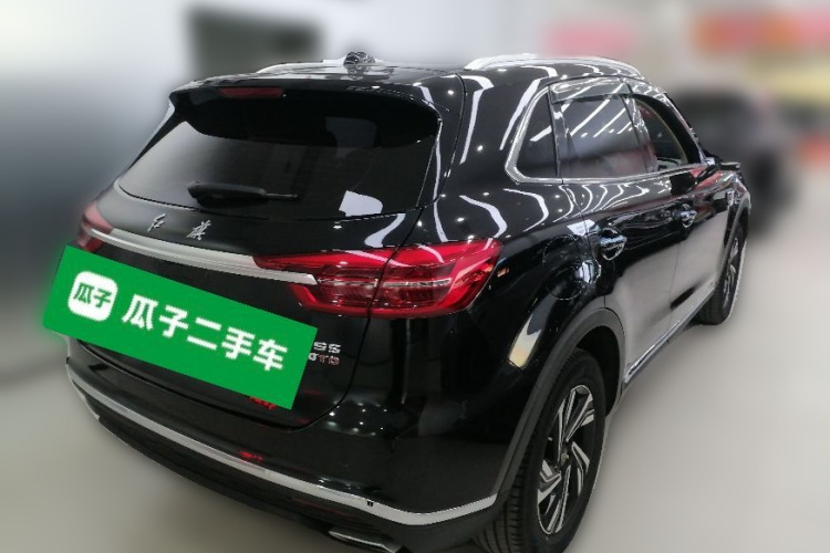 红旗HS5 2022款 改款 2.0T 智联旗享版车身外观7