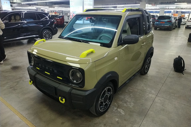 吉利银河 2025款 210km 熊猫骑士车身外观1