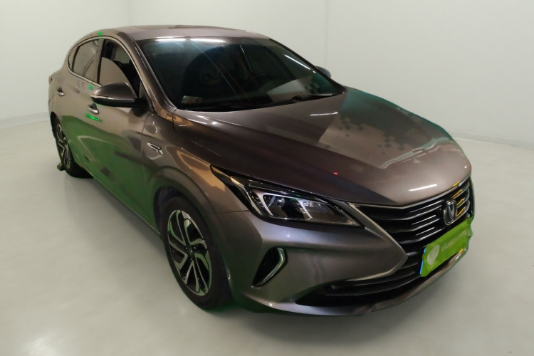 长安 逸动 2018款 XT 1.6L GDI 自动风潮型 国V车身外观3