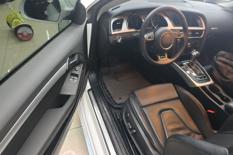 奥迪A5 2016款 Coupe 45 TFSI 舒适型中控内饰20