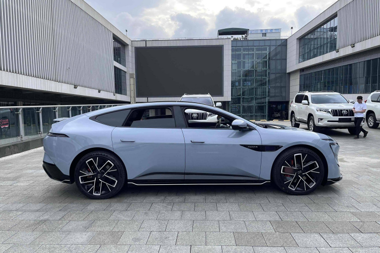 阿维塔12 2023款 650 三激光四驱性能版车身外观6012